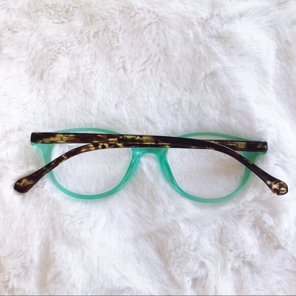 Miles Green Classic Round Reader Glasses - Picture 11 of 11